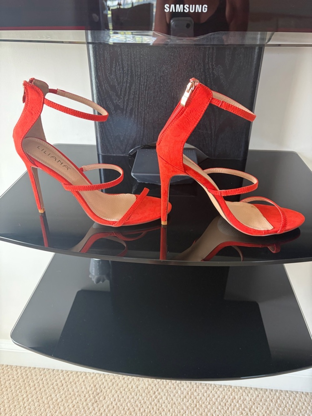NEW Liliana coral Strappy Suede Ankle Strap Heels

NWOT